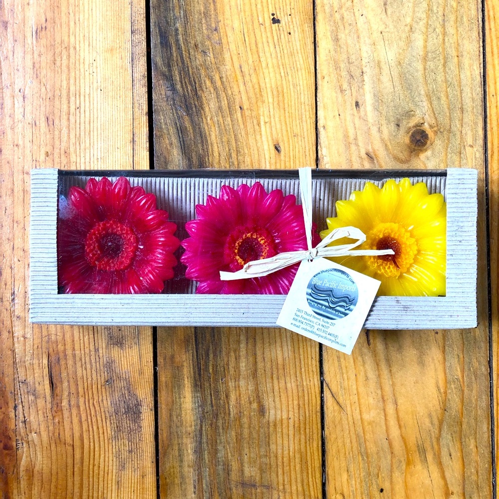 Blue Pacific Imports Flower Candle Gift Set